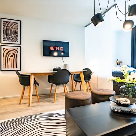 1 Bedroom - Zentral - Business - Wifi - Kueche - Netflix - Parkhaus Wiesbaden